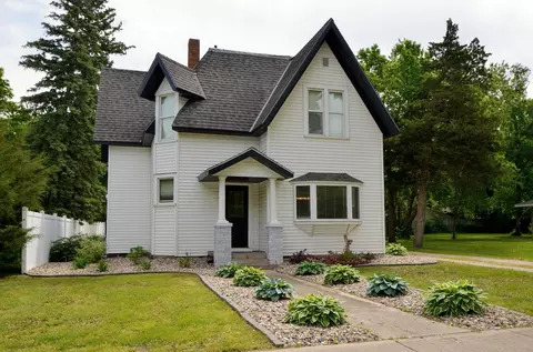 709 S Holcombe Ave, Litchfield, MN 55355