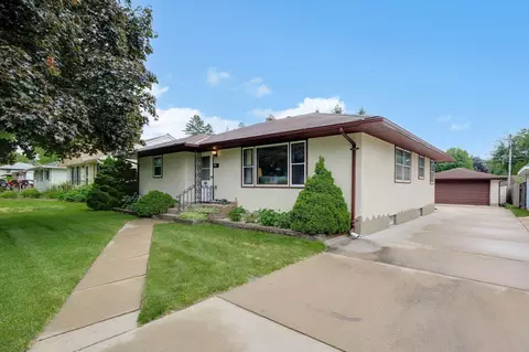 300 Edith Dr, West Saint Paul, MN 55118