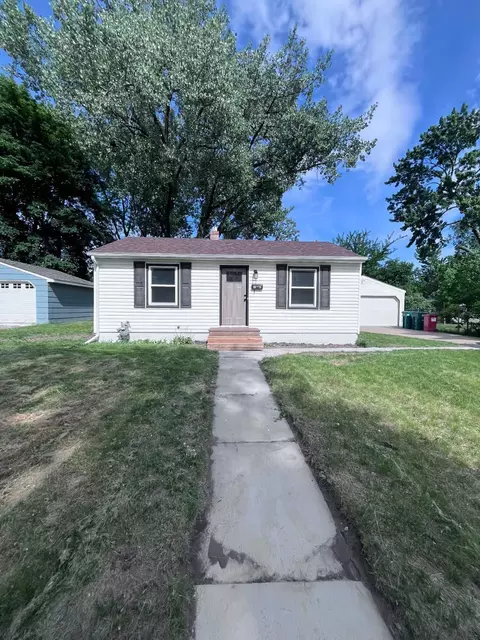8325 3rd Ave S, Bloomington, MN 55420