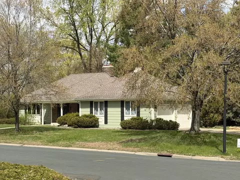 8100 Rhode Island Cir, Bloomington, MN 55438