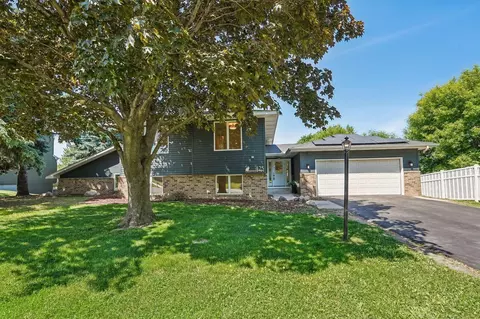 425 Crestview Dr S, Maplewood, MN 55119