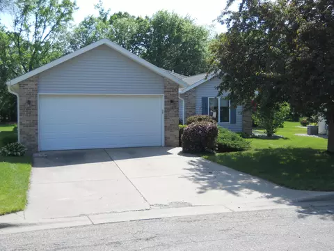 956 Willow Grove Cir, Waite Park, MN 56387
