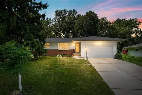 2959 Patton Rd, Roseville, MN 55113