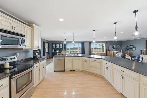 Kitchen - 15682 150th St, Osakis, MN 56360 photo 3 of 3