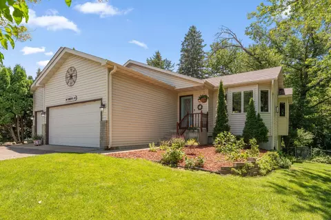 404 Minnesota Ave, Roseville, MN 55113