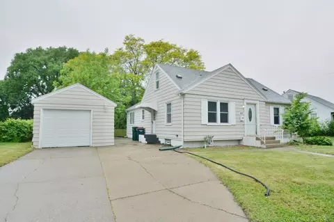 4522 Chatham Rd NE, Columbia Heights, MN 55421