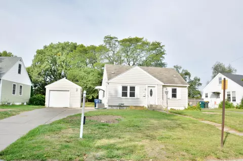 4522 Chatham Rd NE, Columbia Heights, MN 55421