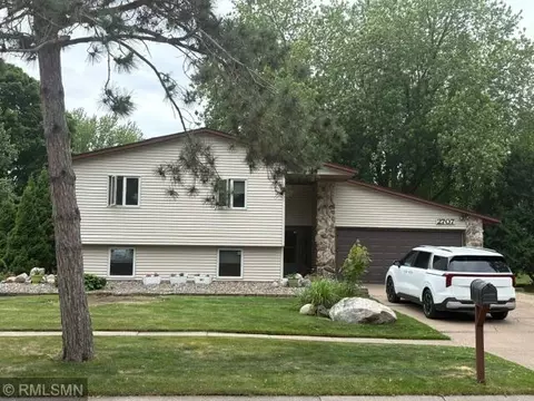 2707 Croixwood Blvd, Stillwater, MN 55082
