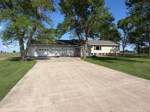 905 Main St N, Renville, MN 56284