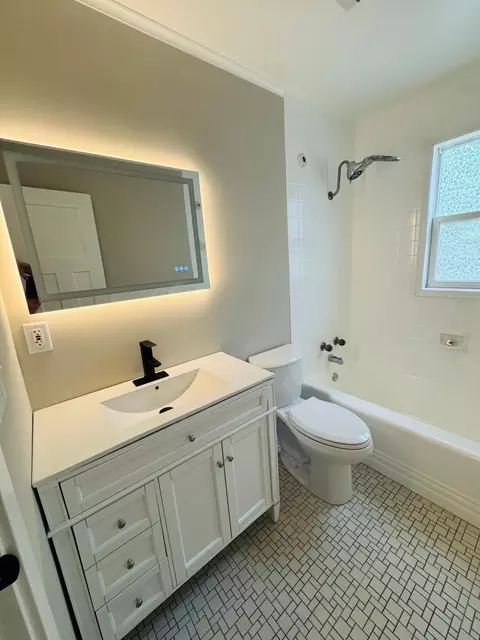 Bath - 1647 Marsh Ave, Maple Plain, MN 55359 photo 1 of 4