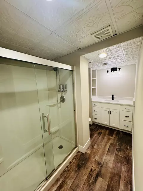 Bath - 1647 Marsh Ave, Maple Plain, MN 55359 photo 3 of 4