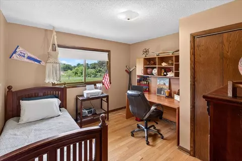 Bedroom - 8625 Burr Oak Ln, Maple Plain, MN 55359 photo 1 of 5