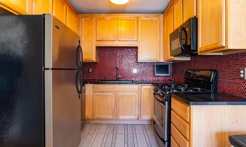 4415 Chowen Ave S #201, Minneapolis, MN 55410