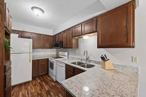 Kitchen - 4664 Ridge Cliff Dr, Eagan, MN 55122 photo 1 of 2