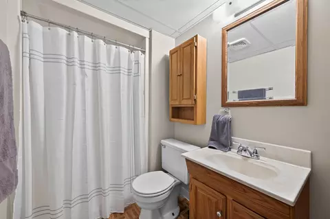 Bath - 4664 Ridge Cliff Dr, Eagan, MN 55122 photo 2 of 2