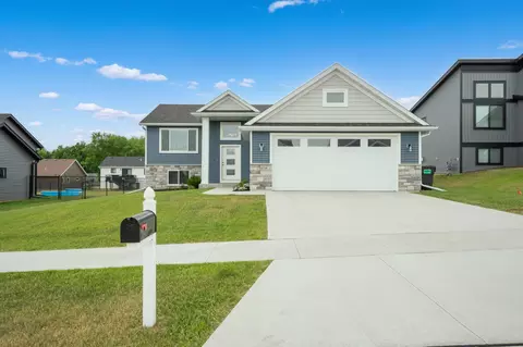 217 Brookestone Dr SE, Rochester, MN 55904