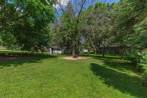 1401 Autumn Dr, Faribault, MN 55021