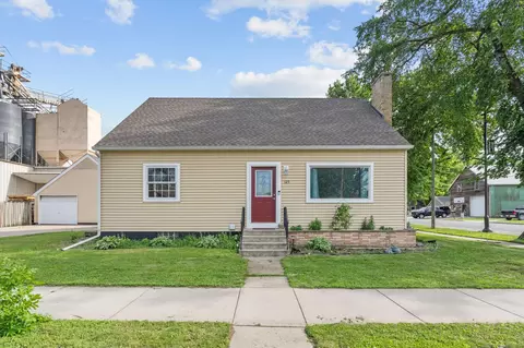125 W Church St, Belle Plaine, MN 56011