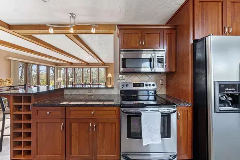 Kitchen - 16975 Douglas Ave, Faribault, MN 55021 photo 4 of 11
