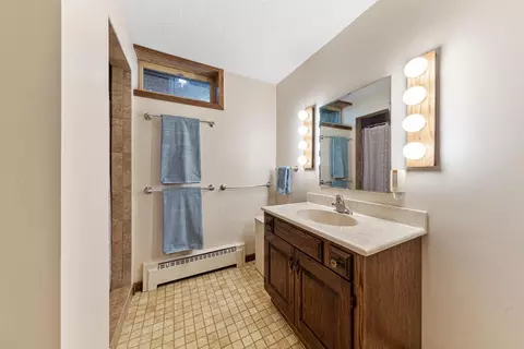 Bath - 16975 Douglas Ave, Faribault, MN 55021 photo 4 of 4
