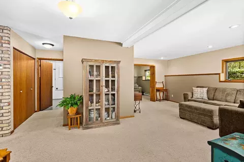 Entry Way - 5558 E Grandview Rd, Proctor, MN 55810 photo 1 of 1