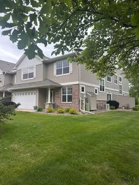 1564 Independence Dr #706, Northfield, MN 55057