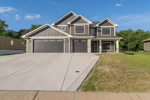 409 Sunflower Ct, Cannon Falls, MN 55009
