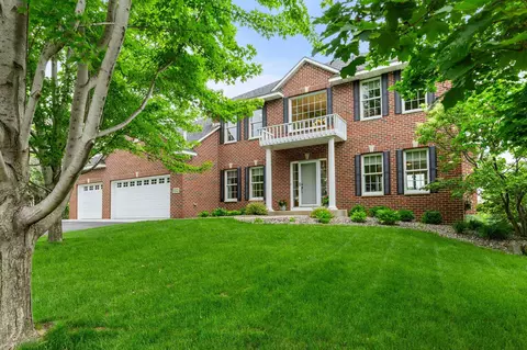 12322 Jasper Ln, Eden Prairie, MN 55347