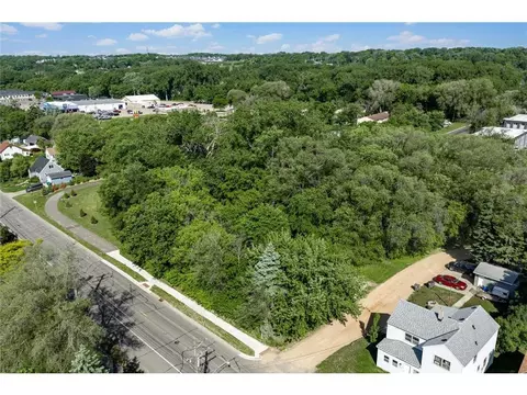 947 Stoughton Ave, Chaska, MN 55318