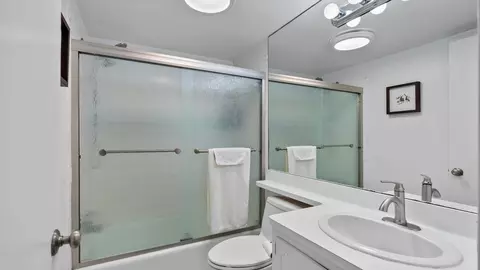 Bath - 4397 Wilshire Blvd #E305, Mound, MN 55364 photo 1 of 1