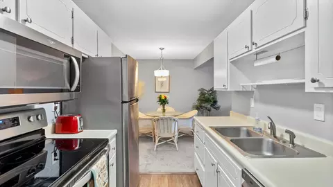 Kitchen - 4397 Wilshire Blvd #E305, Mound, MN 55364 photo 1 of 6