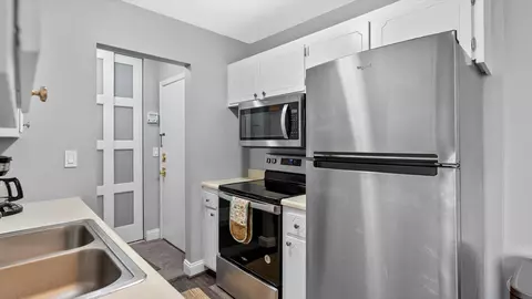 Kitchen - 4397 Wilshire Blvd #E305, Mound, MN 55364 photo 6 of 6
