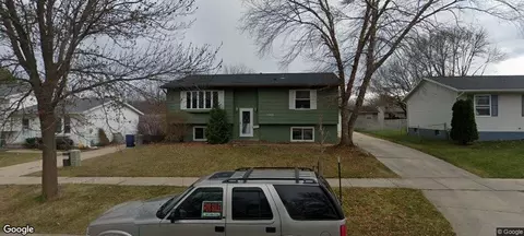 2068 48th St NW, Rochester, MN 55901