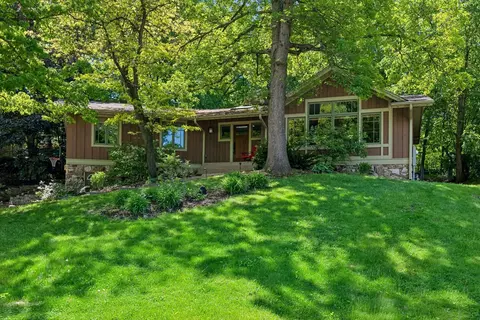 6201 Scotia Dr, Edina, MN 55439