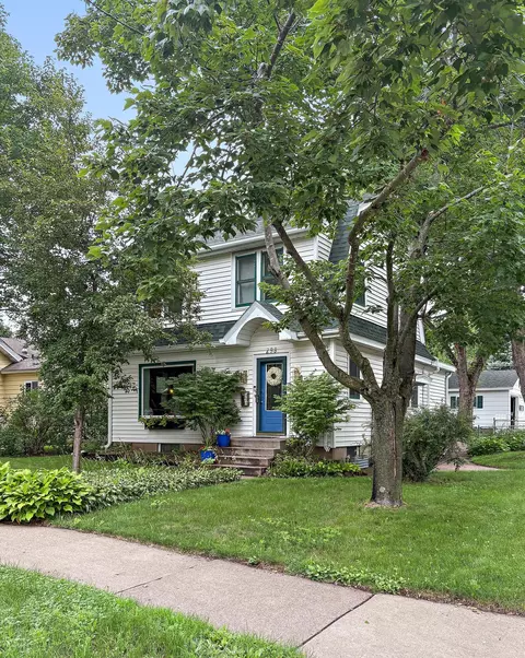 298 4th St N, Bayport, MN 55003
