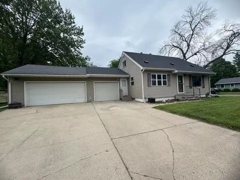 955 S 3rd Ave, Albert Lea, MN 56007