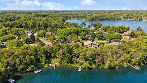 7966 Island Rd, Eden Prairie, MN 55347