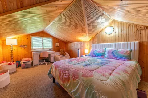Bedroom - 304 E James St Byp, Ely, MN 55731 photo 3 of 3
