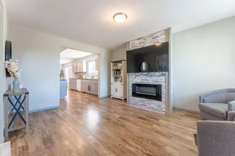 Living - 304 E James St Byp, Ely, MN 55731 photo 4 of 4