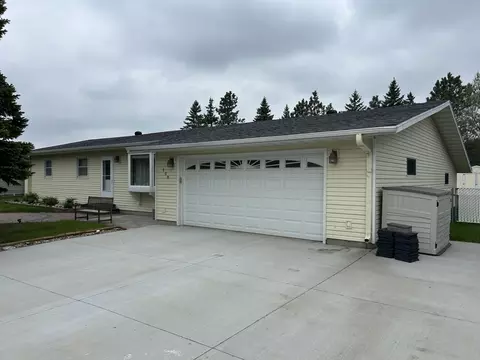 108 Lind Blvd, Harwood, ND 58042