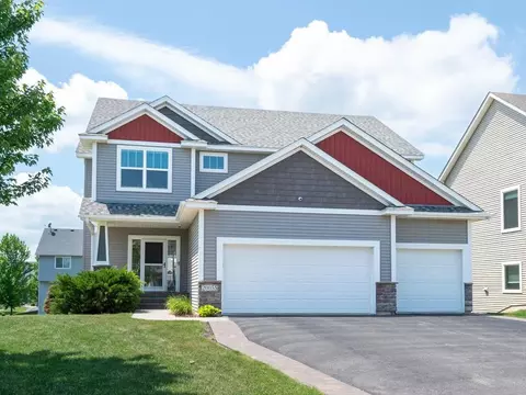 20055 Harness Ave, Lakeville, MN 55044