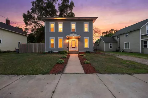 615 1st St NW, Faribault, MN 55021