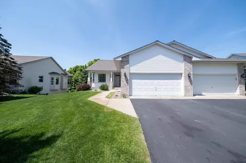 17461 Haralson Dr, Eden Prairie, MN 55347