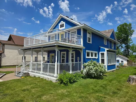 90 Maple Ave E, Mora, MN 55051