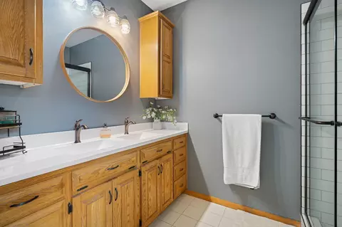 Bath - 1845 Paulis Dr, Faribault, MN 55021 photo 2 of 6