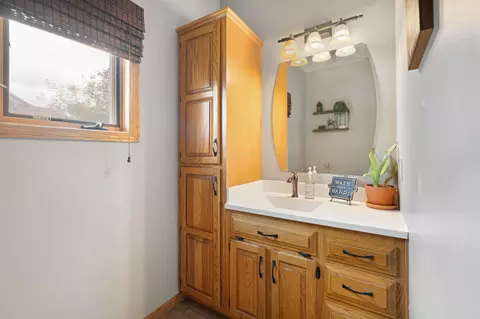 Bath - 1845 Paulis Dr, Faribault, MN 55021 photo 1 of 6