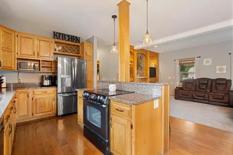 Kitchen - 1845 Paulis Dr, Faribault, MN 55021 photo 6 of 10