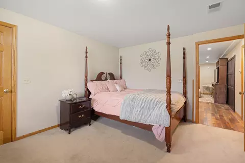 Bedroom - 1845 Paulis Dr, Faribault, MN 55021 photo 6 of 7