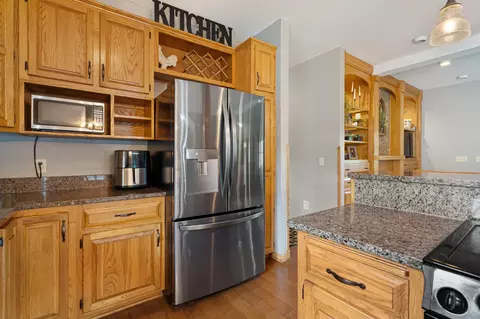 Kitchen - 1845 Paulis Dr, Faribault, MN 55021 photo 7 of 10