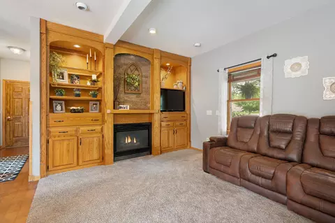 Living - 1845 Paulis Dr, Faribault, MN 55021 photo 3 of 6
